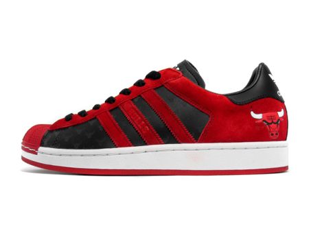 adidas superstar chicago bulls