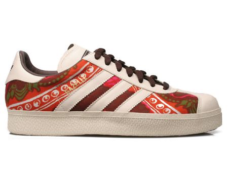 Кроссовки Adidas из серии Материалы мира посвященной Африке