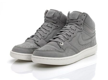 Серые кроссовки Найк Court Force High Lux