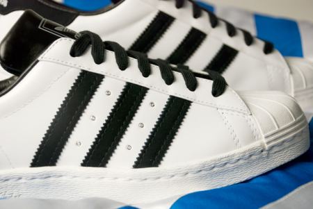 Кроссовки Adidas Superstar из специальной праздничной серии