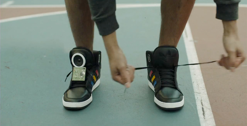 Спортивные кроссовки adidas с технологиями Google